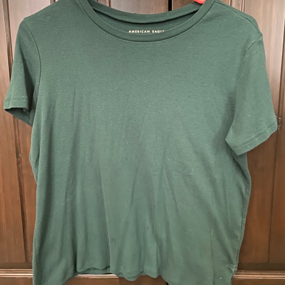 Green shirt sleeve shirt